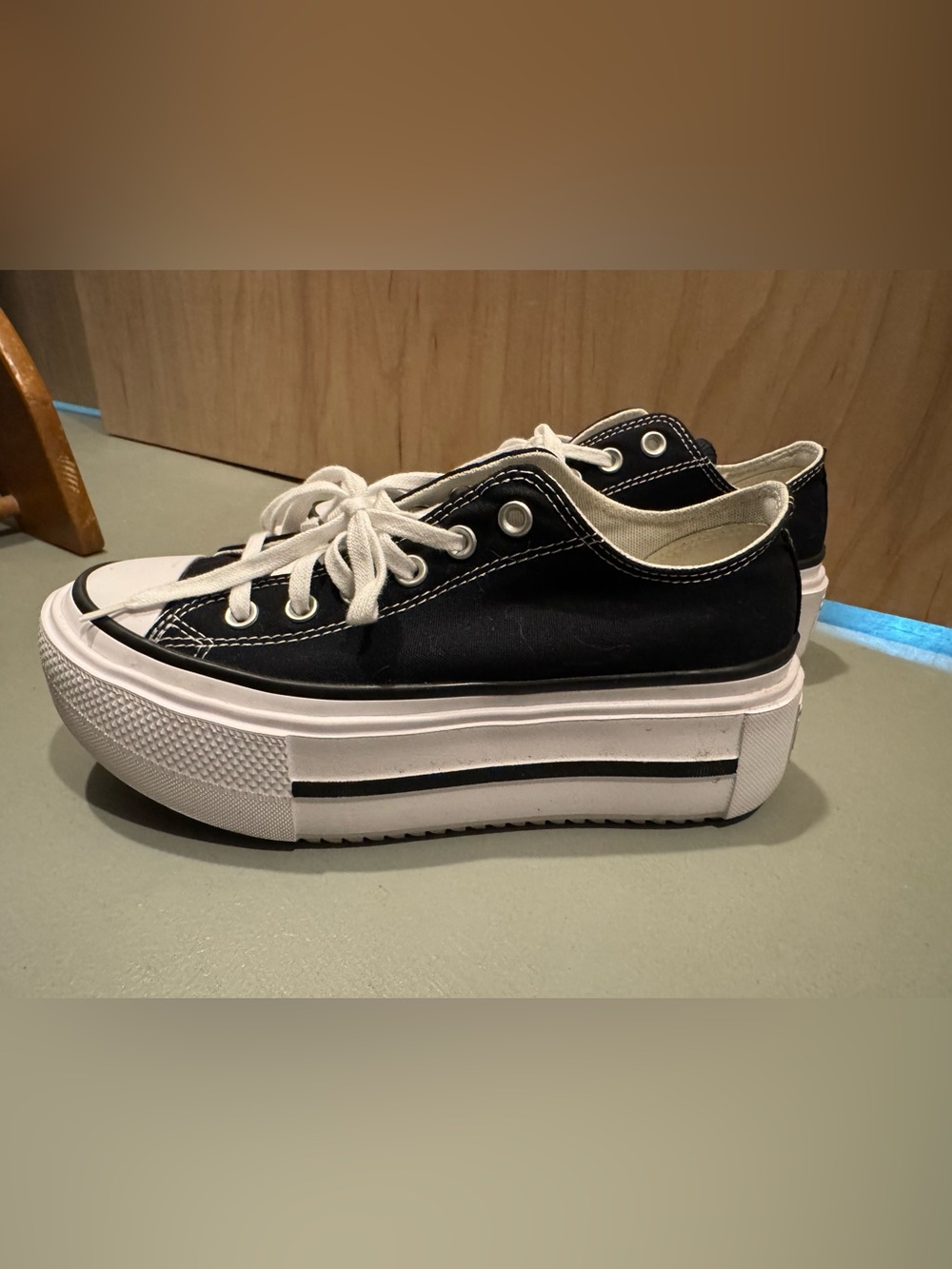 Converse low top platform shoe